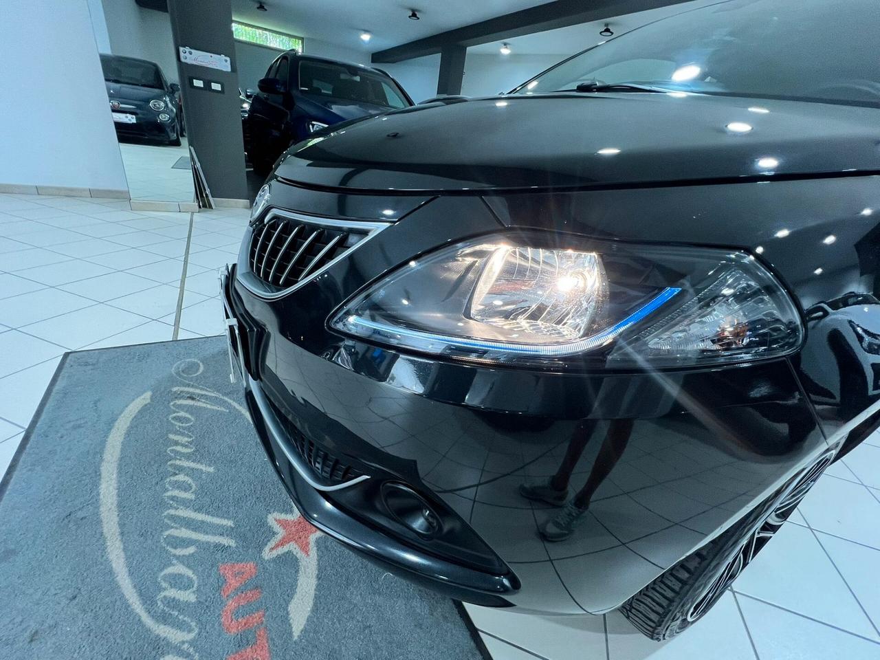 Lancia Ypsilon 1.0 FireFly 5 porte S&S Hybrid Gold