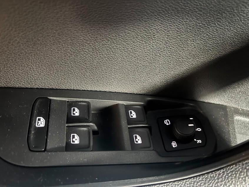 Skoda Karoq 1.5 TSI ACT DSG Ambition 60.000KM