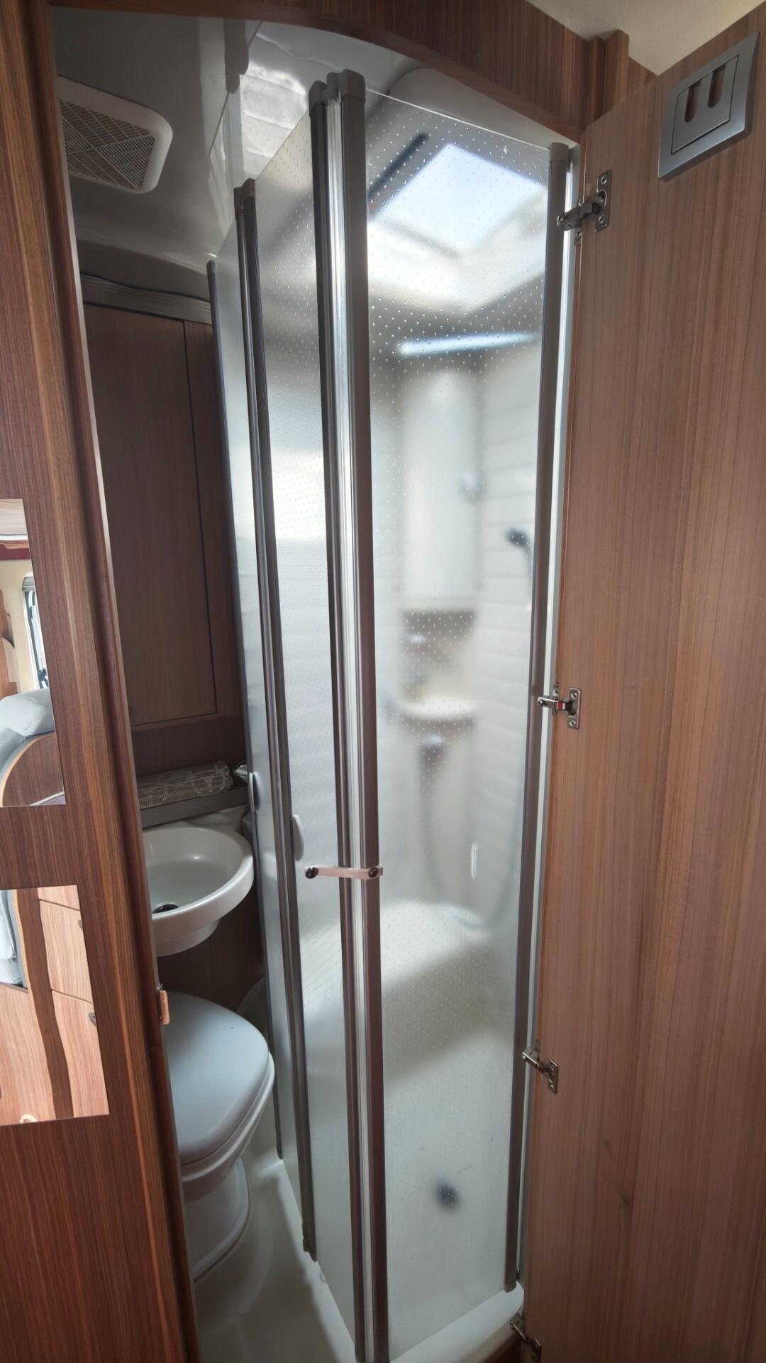 Burstner su Ducato 130cv con Gemelli e basculante