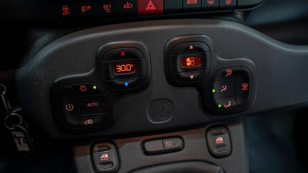 Fiat Panda 1.0 CITY CROSS 70 CV HYBRID CARPLAY LED NO VINCOLI