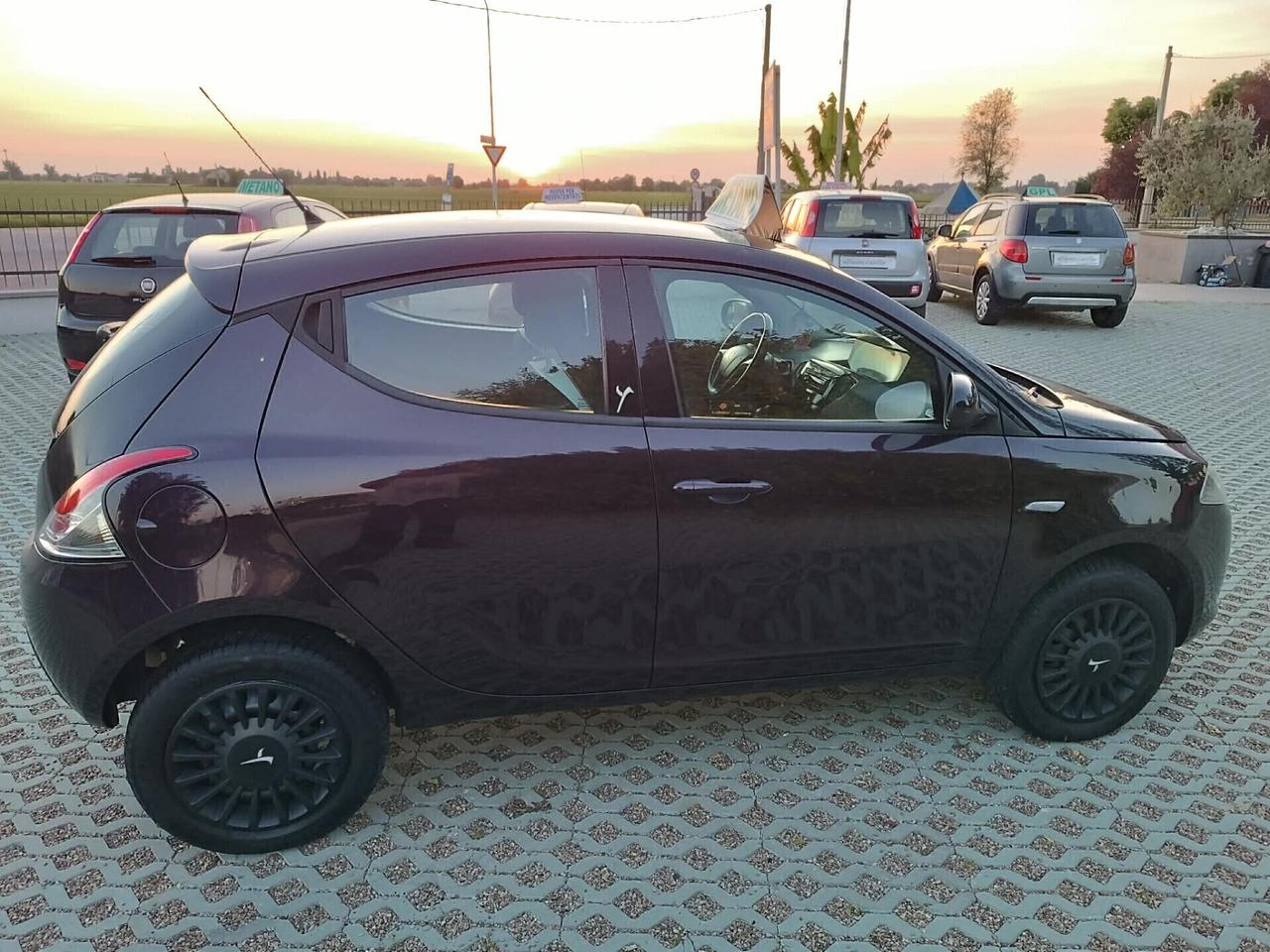 Lancia Ypsilon 0.9 TwinAir 85 CV 5 porte Metano Ecochic Gold