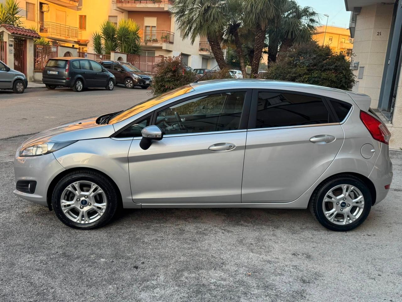 FORD FIESTA 1.5 TDCI 75 CV. E6 TITANIUM NAVI+CERCHI