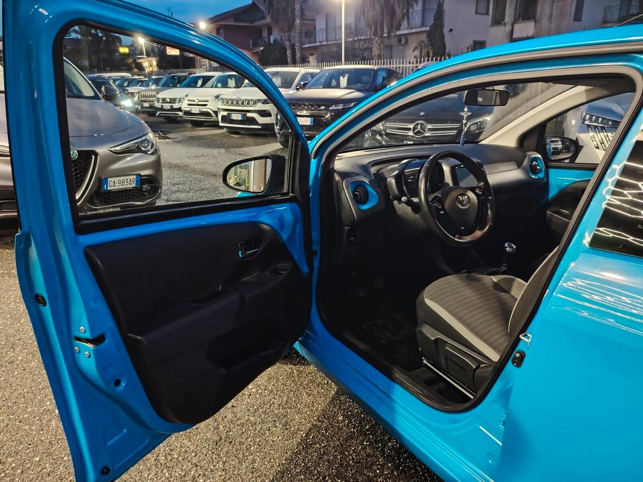 Toyota Aygo Connect 1.0 VVT-i 72 CV 5 porte