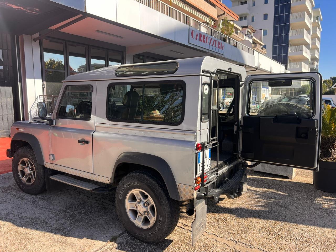 Land Rover Defender 90 2.2 TD4 Pick Up