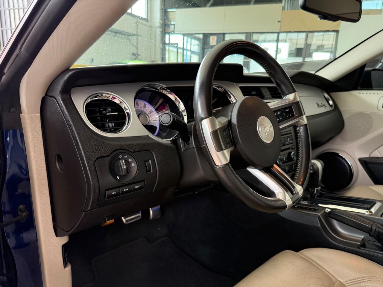Ford Mustang 4.0 v6 no super bollo