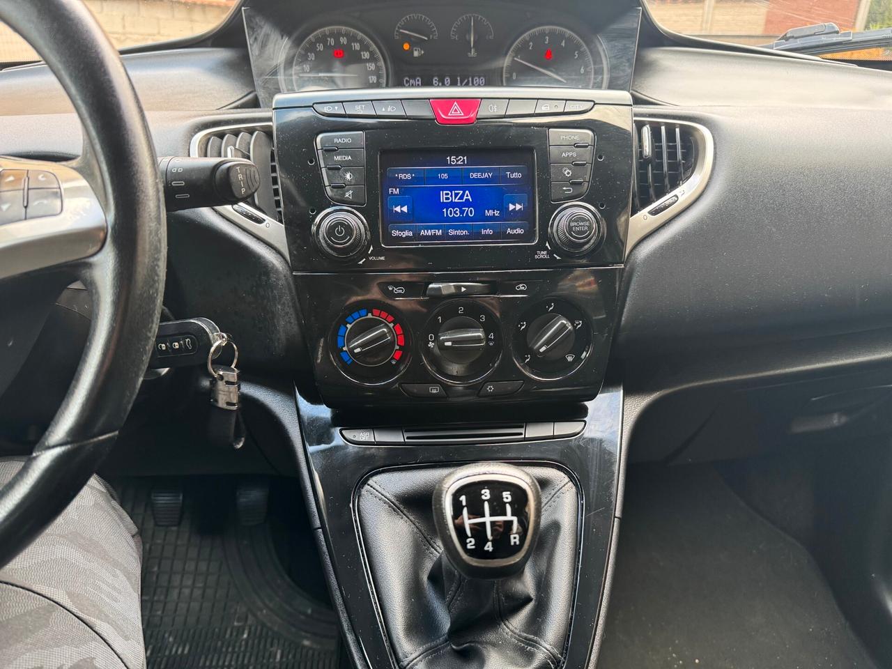 Lancia Ypsilon 1.2 70CV GOLD