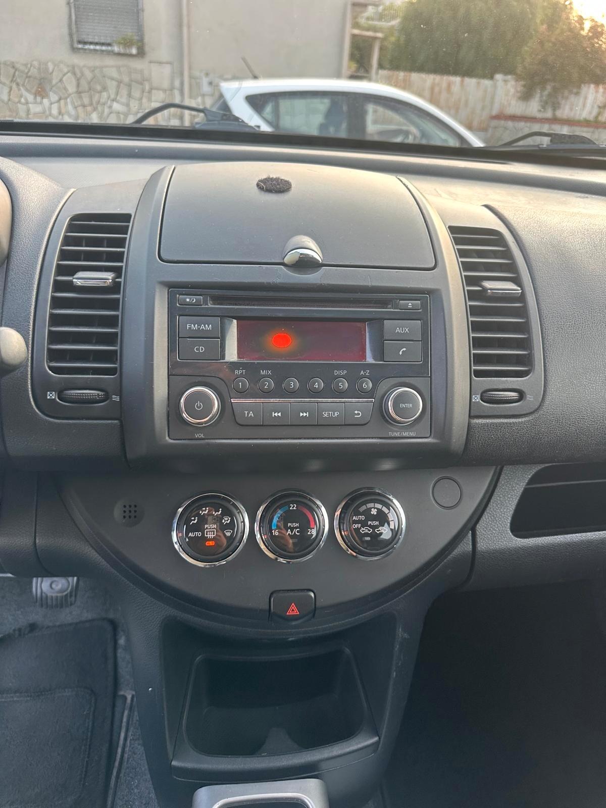 Nissan Note 1.4 16V Tekna-03/2013