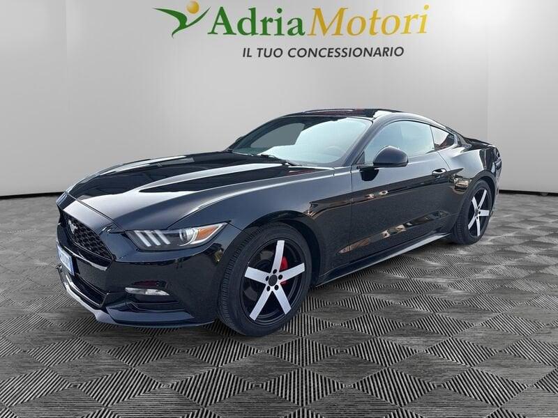 Ford Mustang Fastback 3.7 Aut. v6