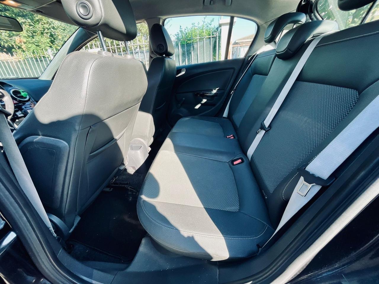 Opel Corsa 1.2 5 porte Easytronic Cosmo