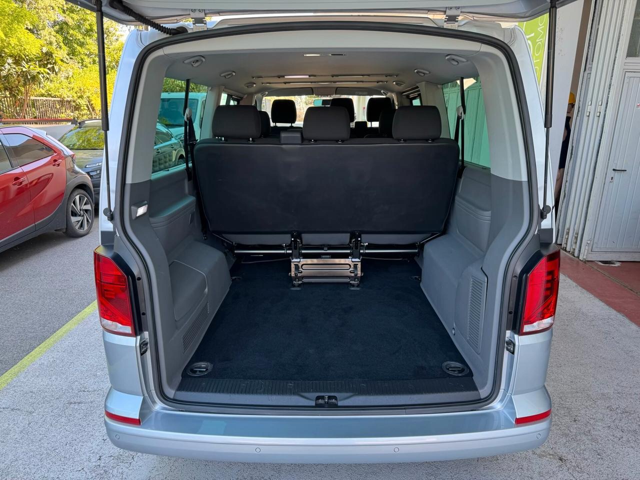Volkswagen Caravelle T6.1 2.0 4MOTION 9P GARANZIA