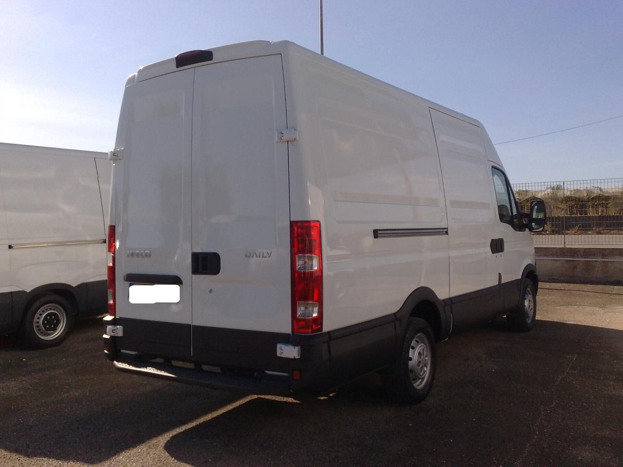 Iveco Daily 35s15 FURGONE DI SERIE - 2013