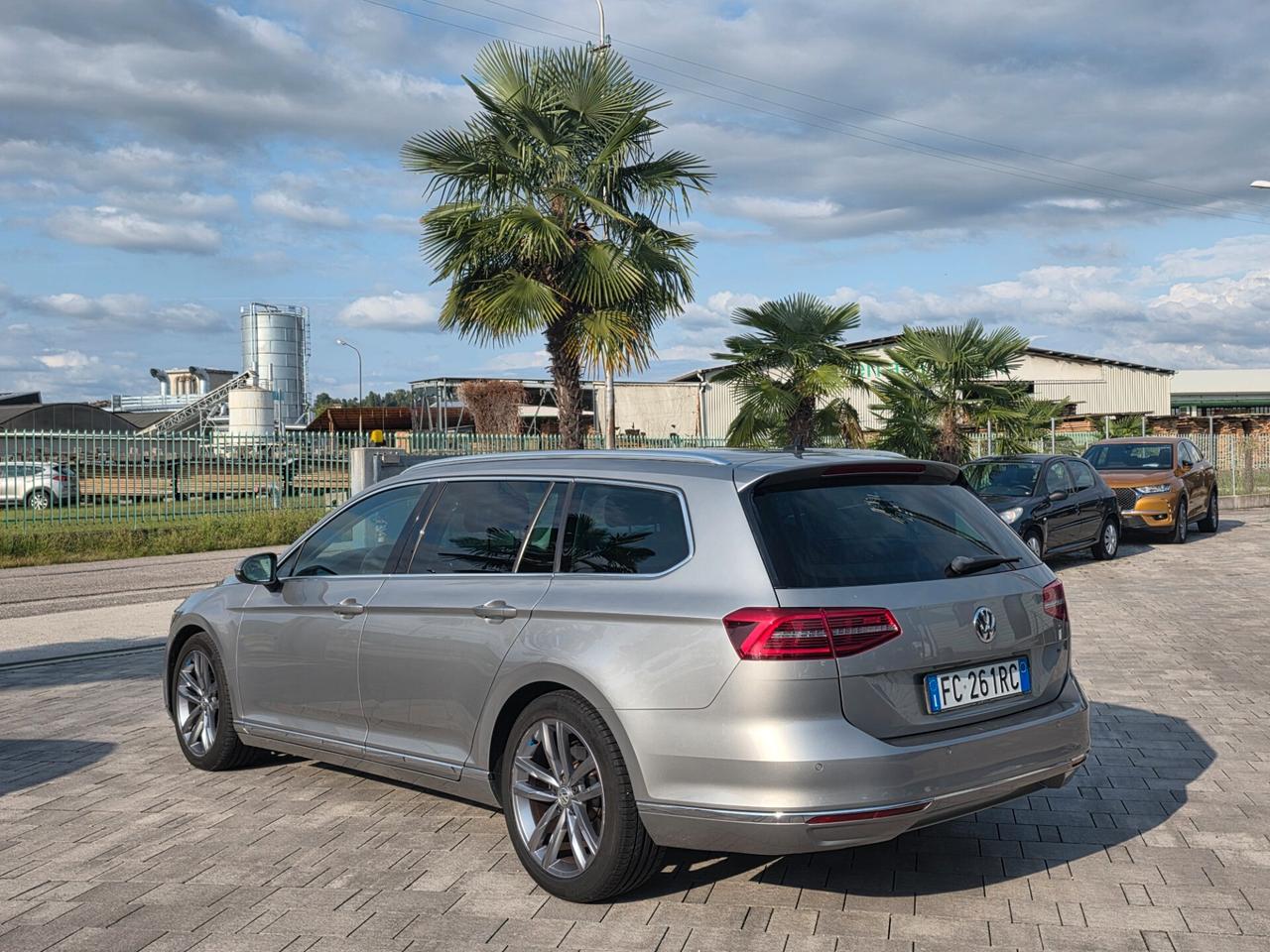 Volkswagen Passat 2.0 TDI DSG Highline BlueMotion Technology