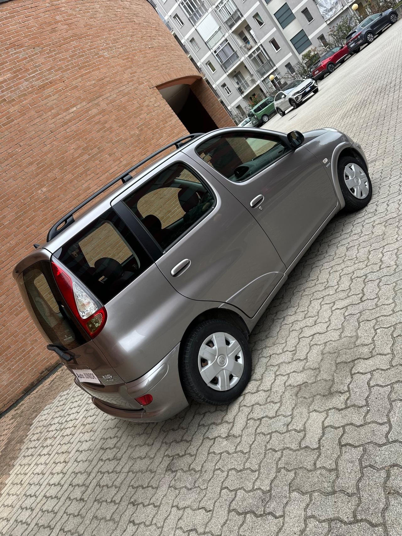 Toyota Yaris Verso 1.3i 16V cat Sol '03