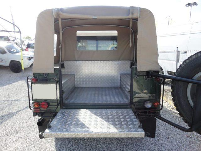 LAND ROVER Defender 110 2.5 Td5 cat Crew Cab Pick-up - Neopatentati