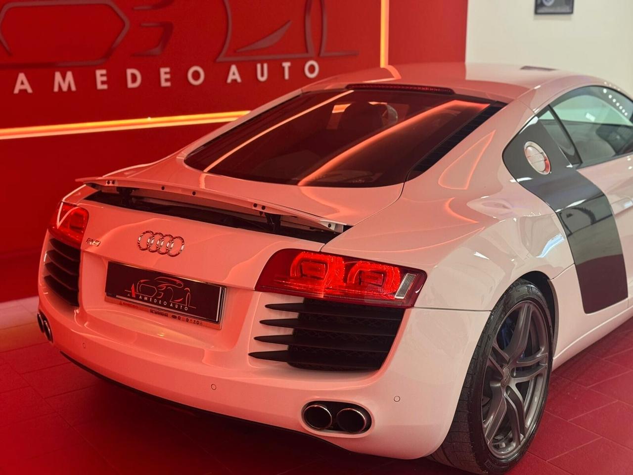 Audi R8 4.2 V8 FSI quattro R tronic
