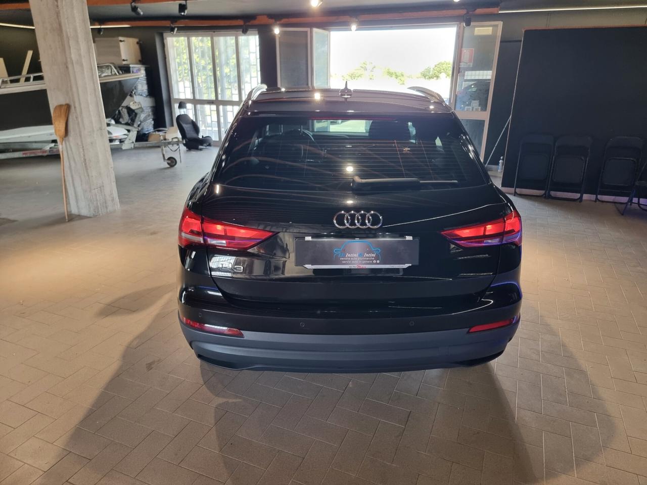 AUDI Q3 35 TDI S tronic Business • Virtual Cockpit • LED • Navi • Euro 6