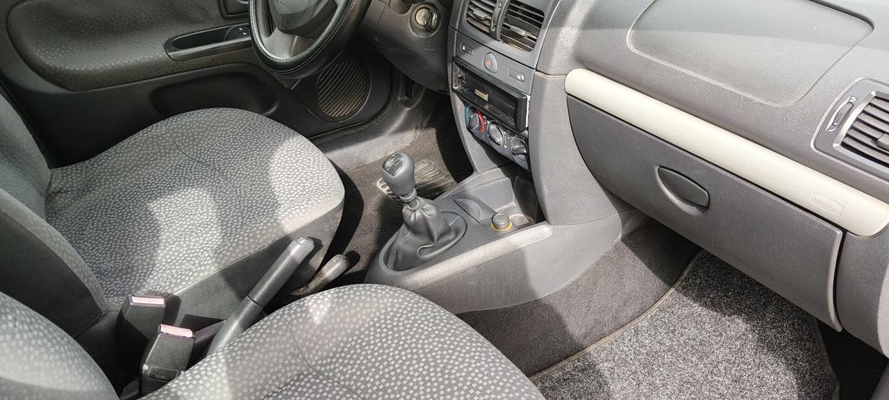 Renault Clio Storia 1.2 5 porte GPL Confort
