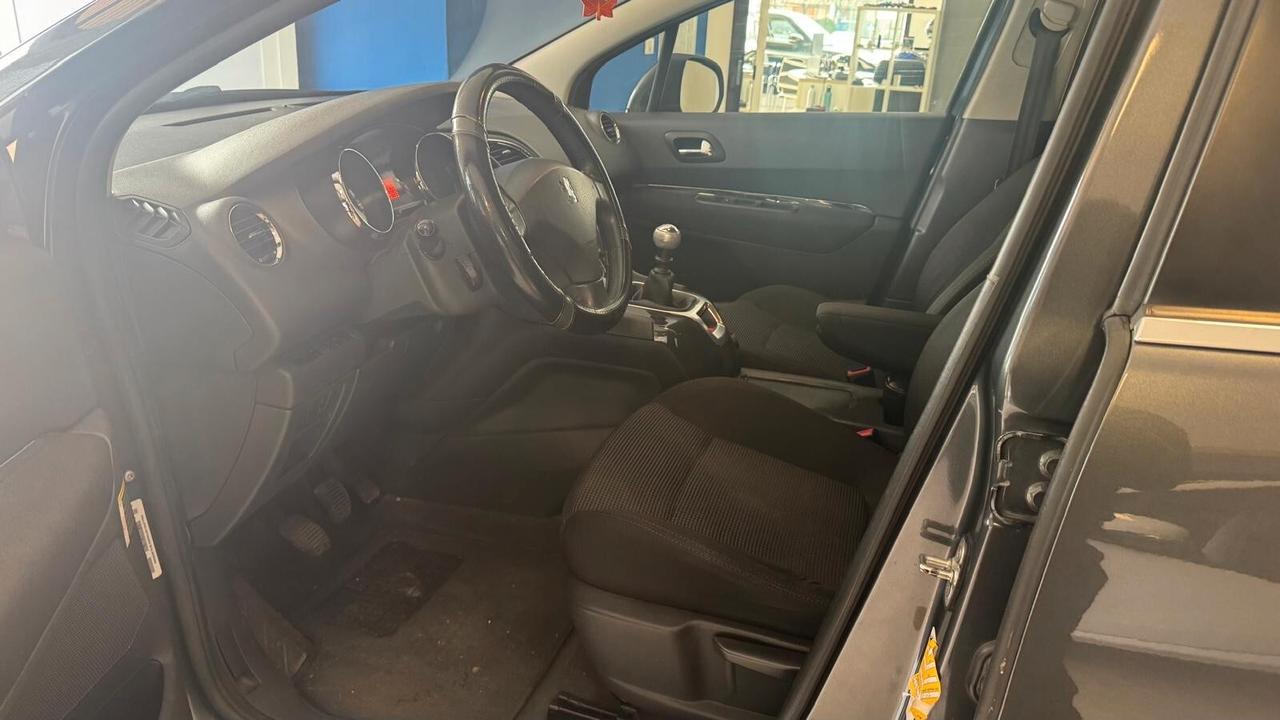 Peugeot 5008 1.6 HDi 110CV Premium