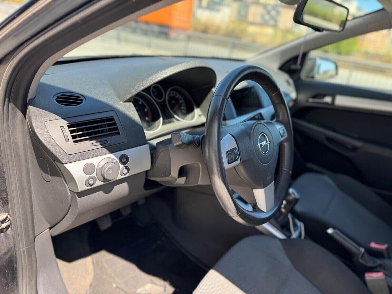 Opel Astra GTC 1.7 CDTI 110CV ecoFLEX 3P. 2009