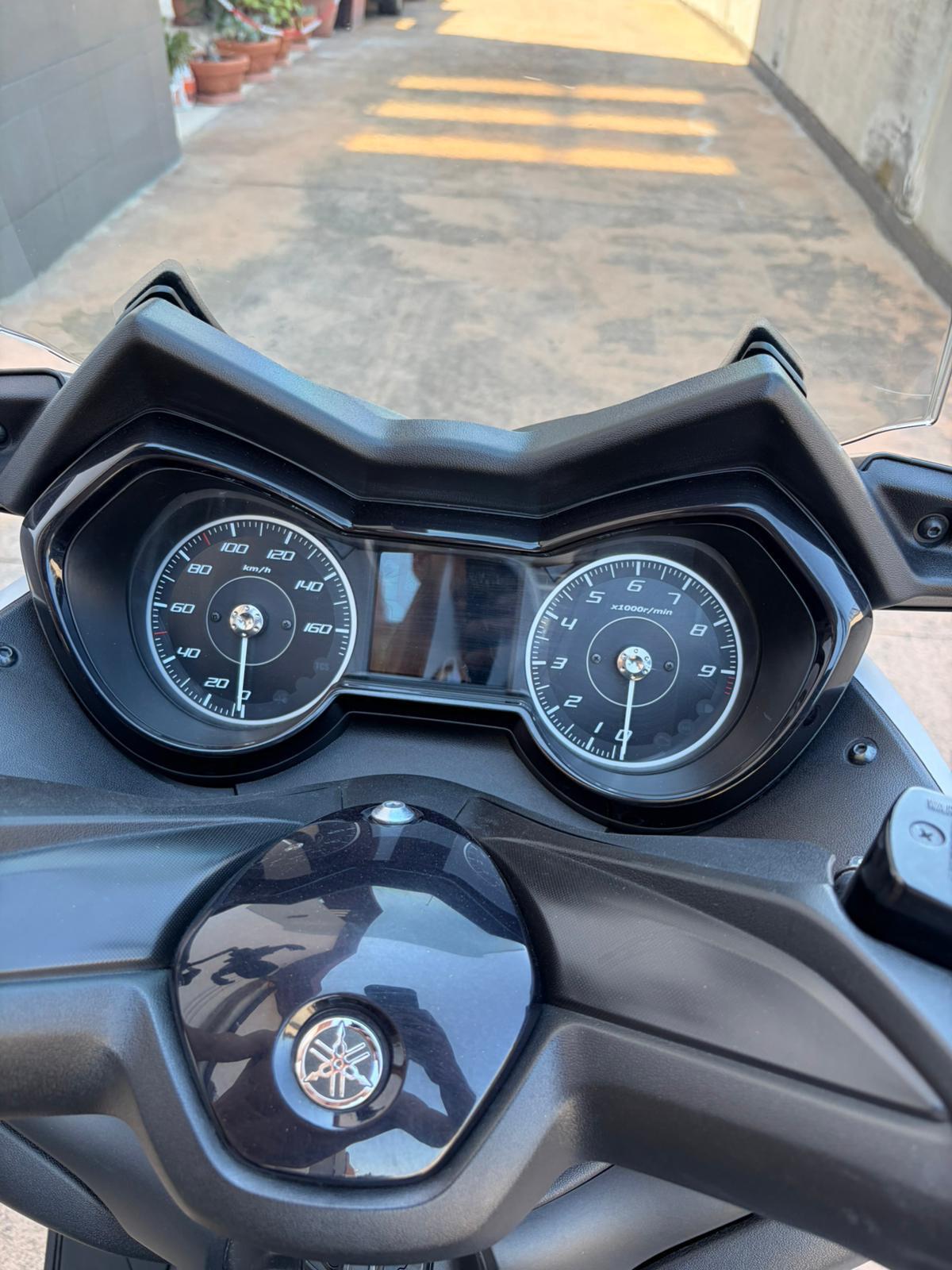 Yamaha X-Max 300