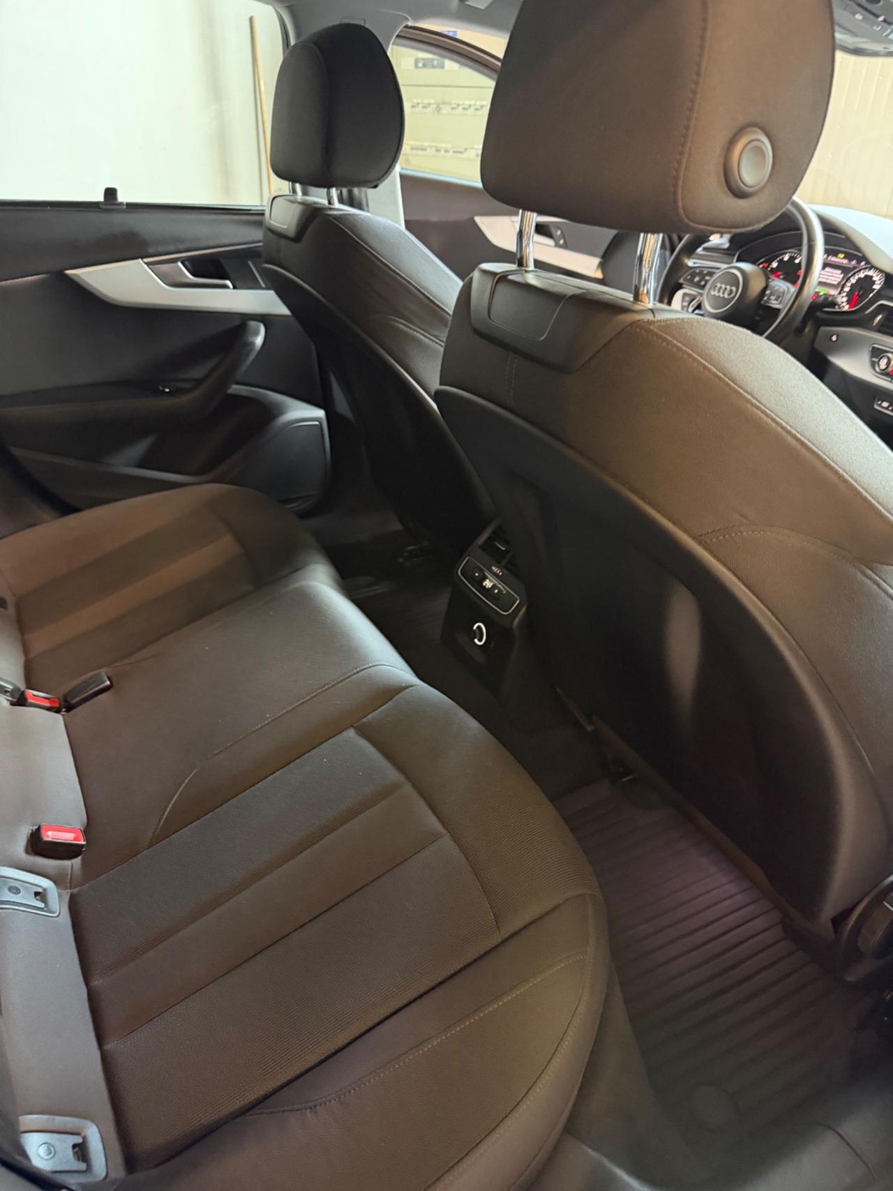 Audi A4 AVANT 2.0 TDI 35 FULLOPT UNICOPR EURO6B