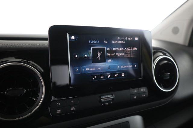 MERCEDES-BENZ CLA sse T T 180d Premium