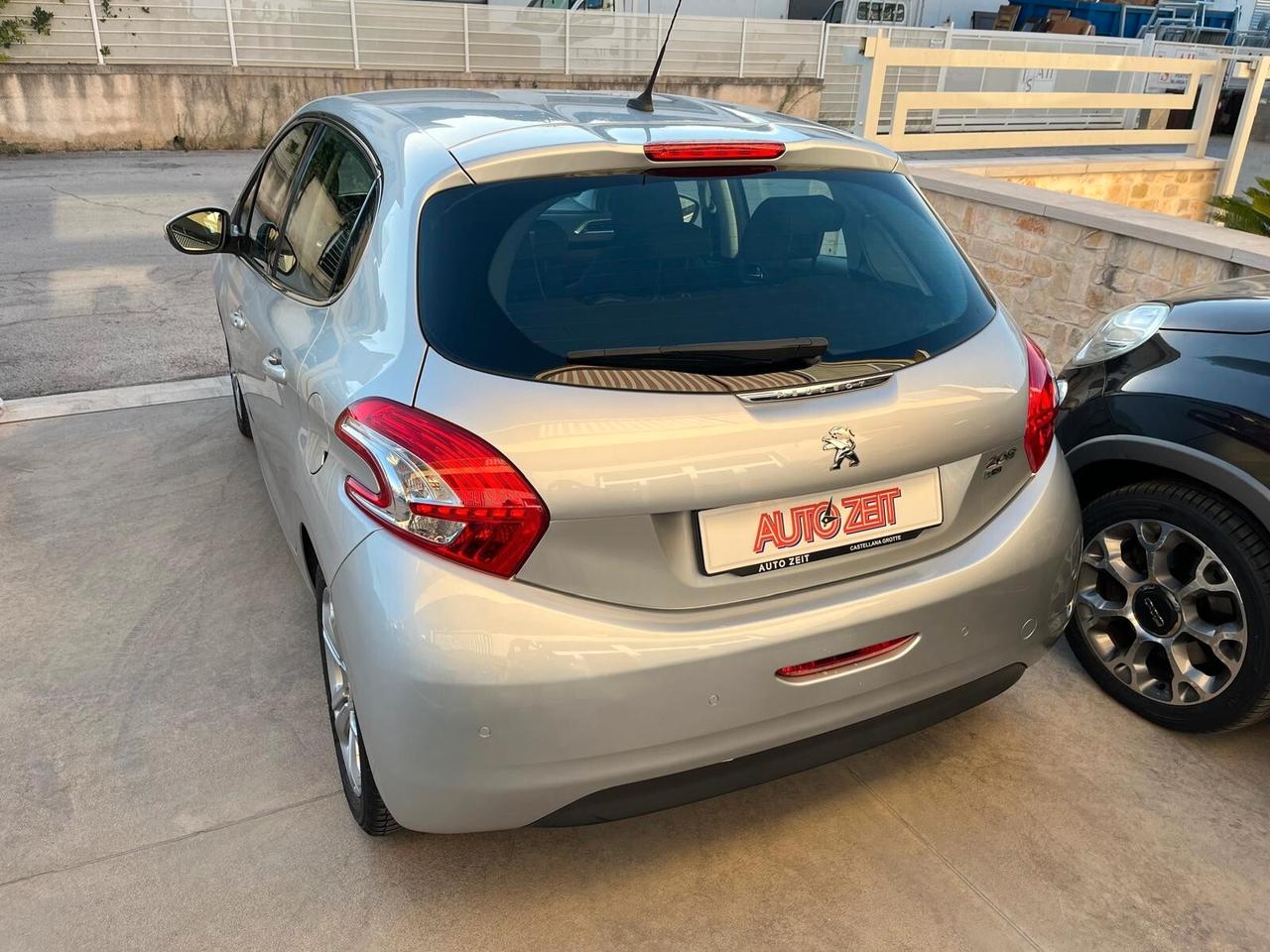 Peugeot 208 1.6 e-HDi 92 CV 5 porte Allure