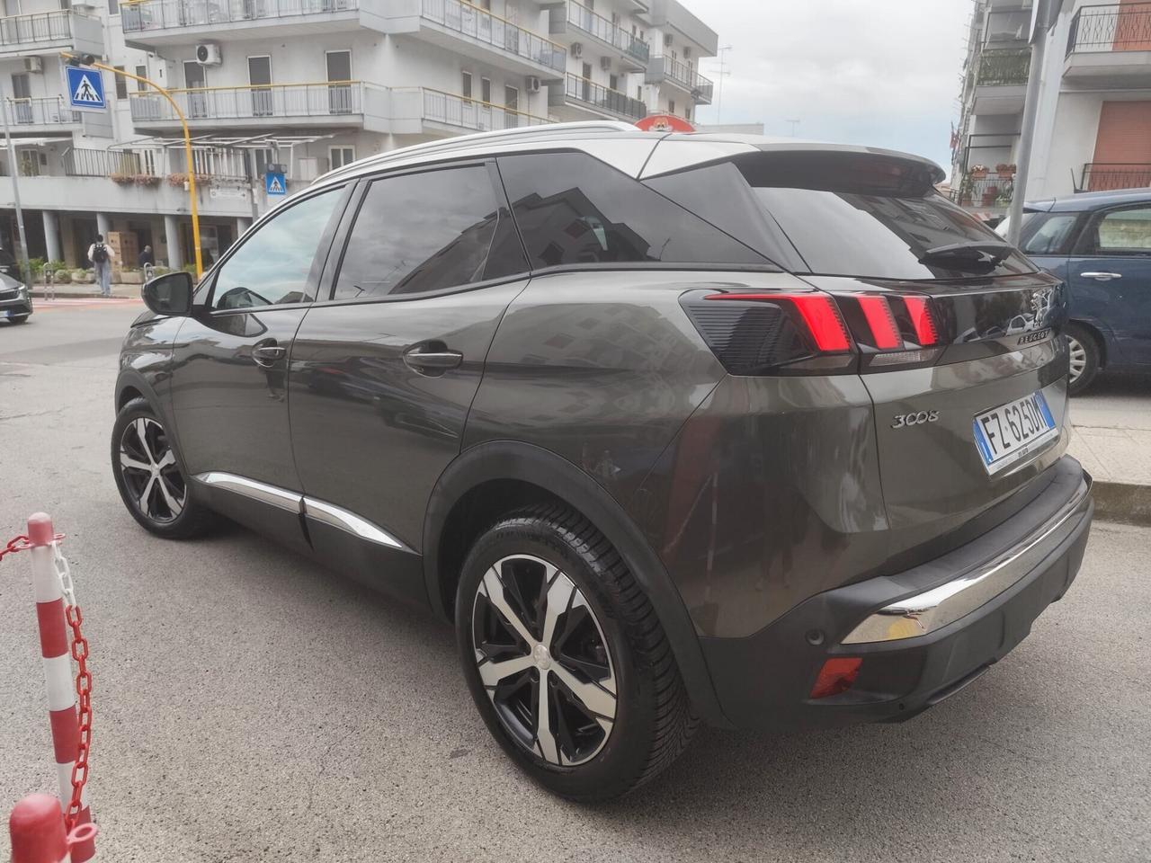 Peugeot 3008 BlueHDi Allure * Navi * Pelle * Garantita 12 Mesi