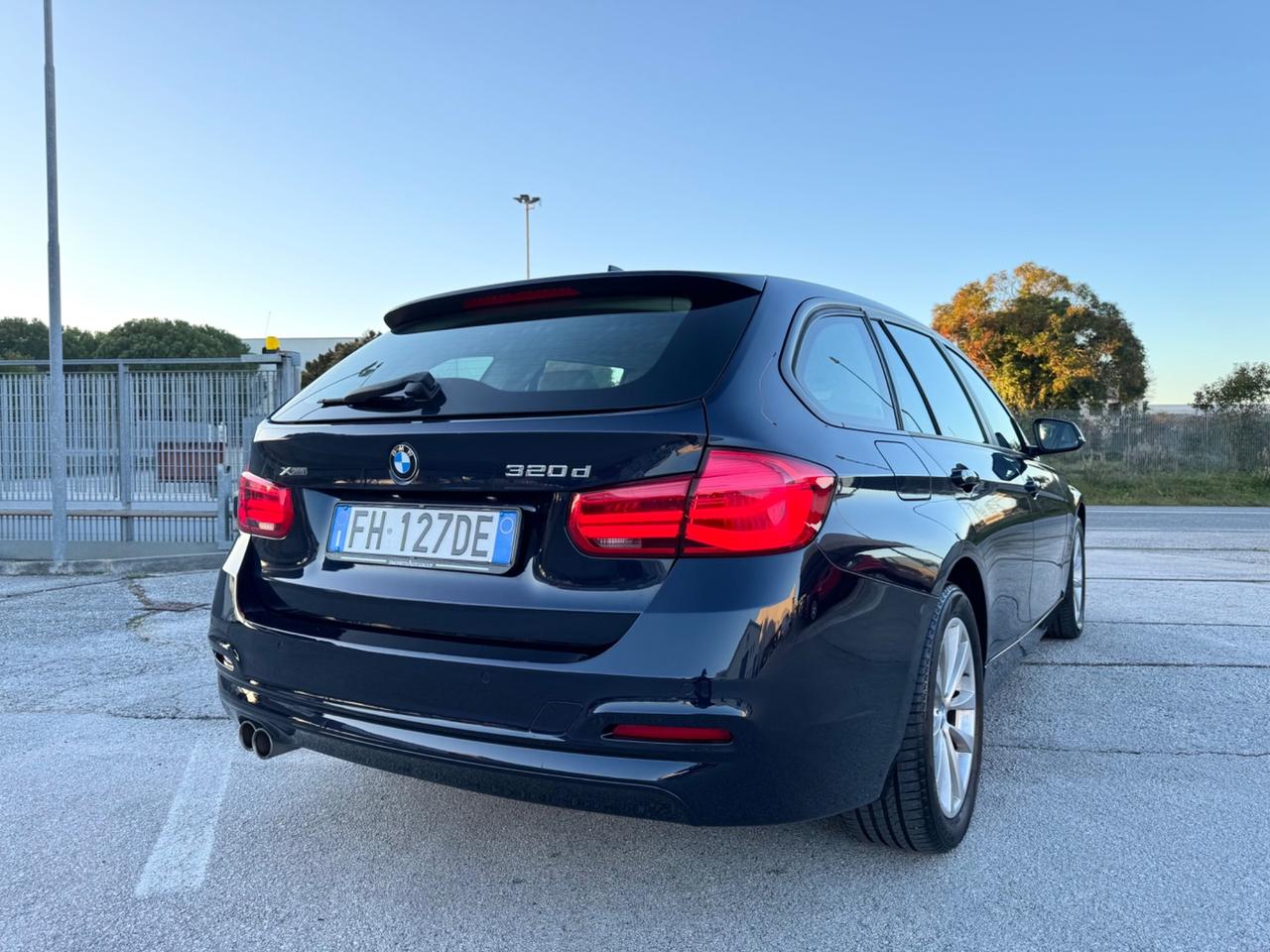 BMW 320d Automatic Touring XDRIVE - Navi 17