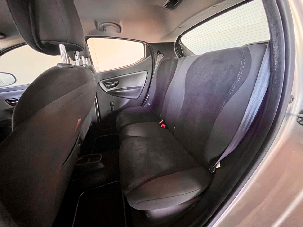 Lancia Ypsilon 1.2 69 CV 5 porte S&S Platinum