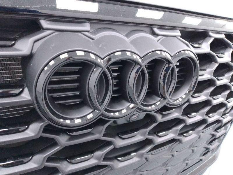 Audi Q3 Sportback 40 2.0 tdi Identity Black quattro 193cv s-tronic