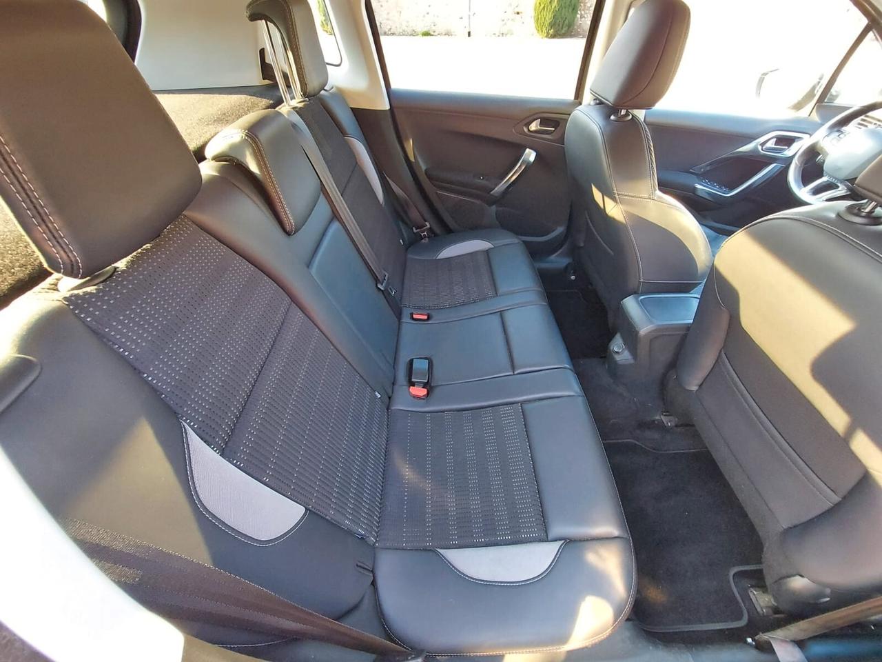 Peugeot 2008 1.6 e-HDi 92 CV Stop&Start Allure