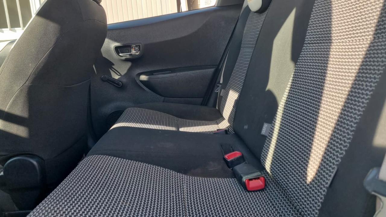 Toyota Yaris 1.4 D-4D 5 porte Lounge 90CV-66KW