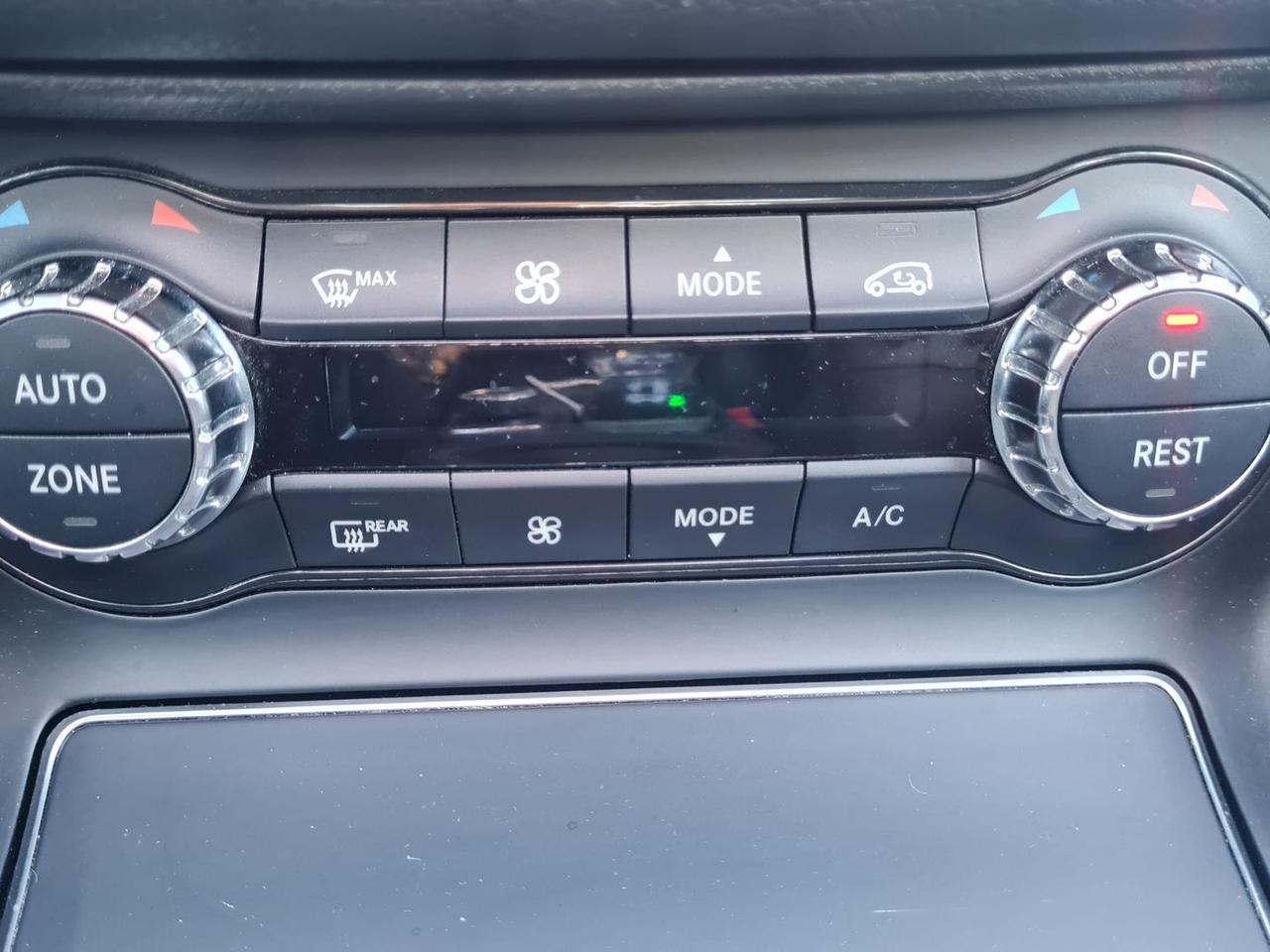 Mercedes-Benz GLA 250 Premium #8103