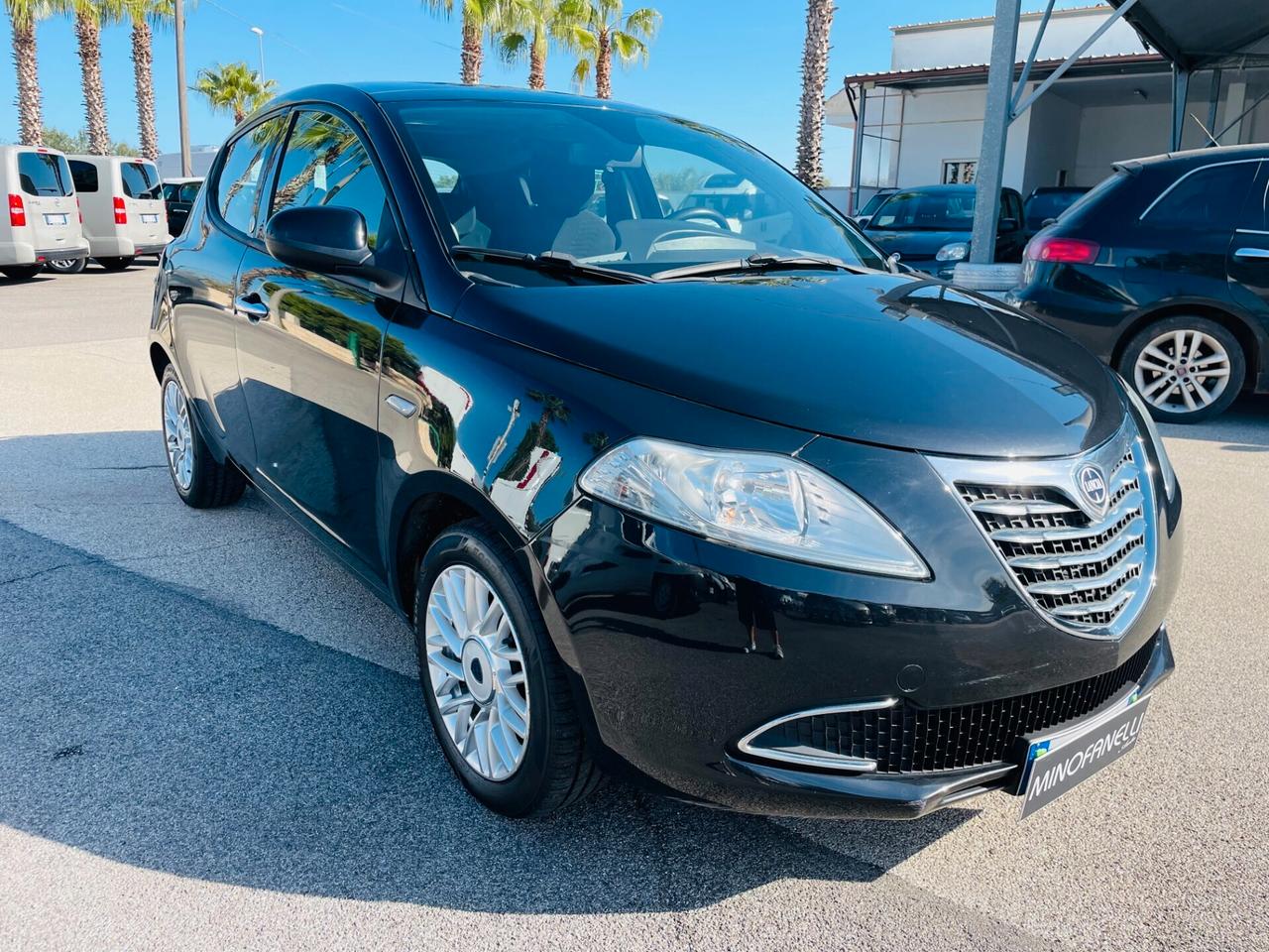 Lancia Ypsilon 1.2 69 CV 5 porte GPL Ecochic Silver NEOPATENTATI