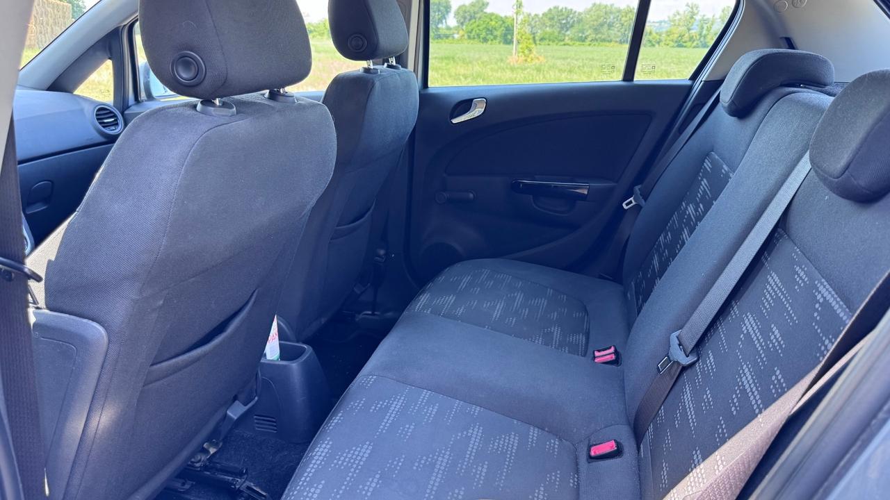 Opel Corsa 1.2 5 porte Club