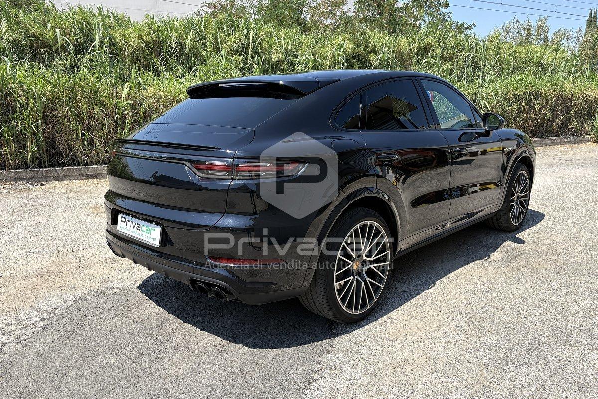 PORSCHE Cayenne Coupé 3.0 V6 E-Hybrid Platinum Edition