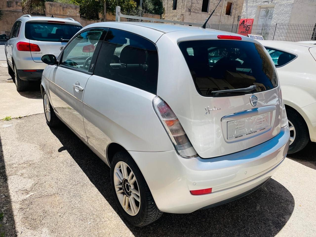 Lancia Ypsilon 1.2 Argento