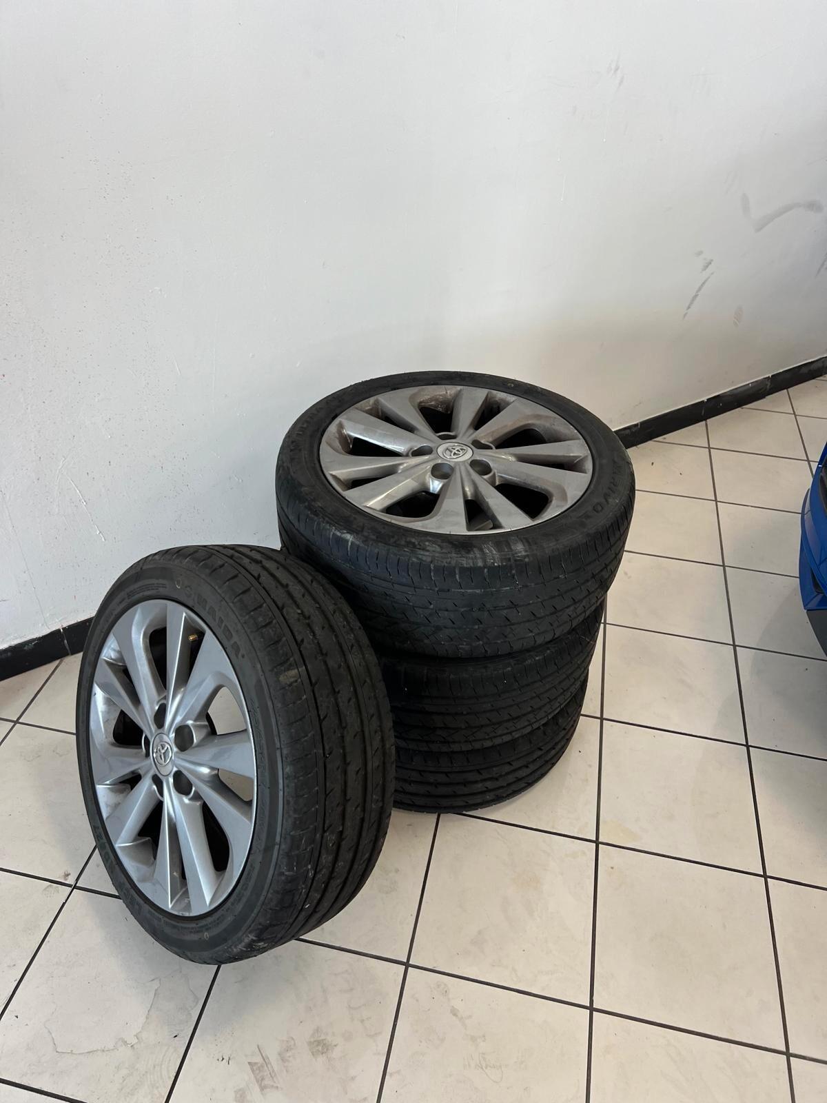 Toyota Auris Touring Sports 1.8 Hybrid Lounge