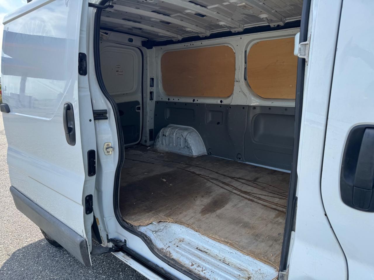Opel VIVARO Passo lungo