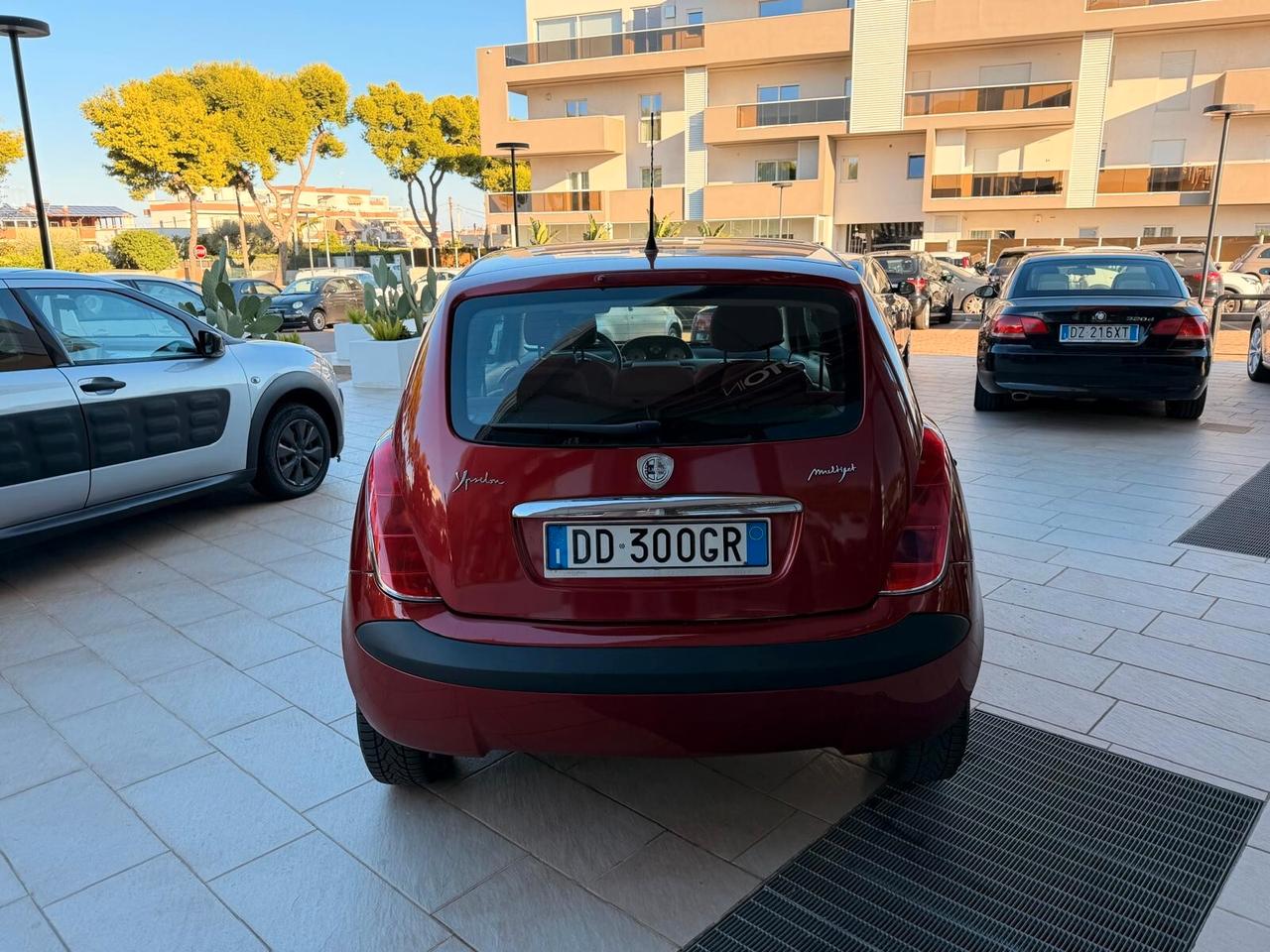 Lancia Ypsilon 1.3 MJT 75 CV Platino