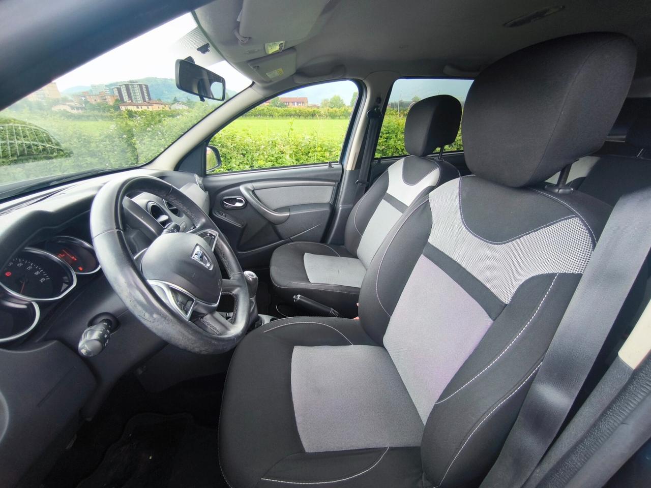 DACIA DUSTER 1,6 BENZINA /G.P.L. UNIPROPRIETARIO