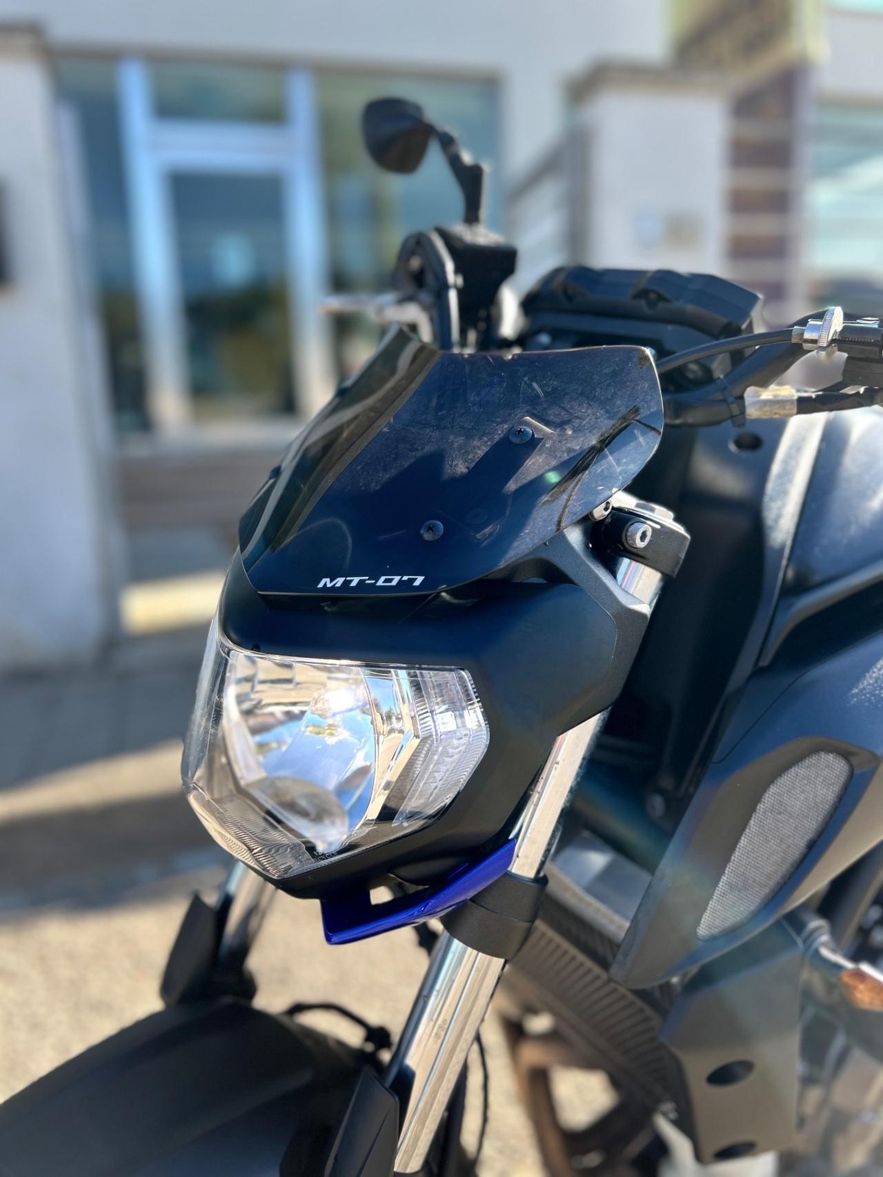 Yamaha MT-07 Strada