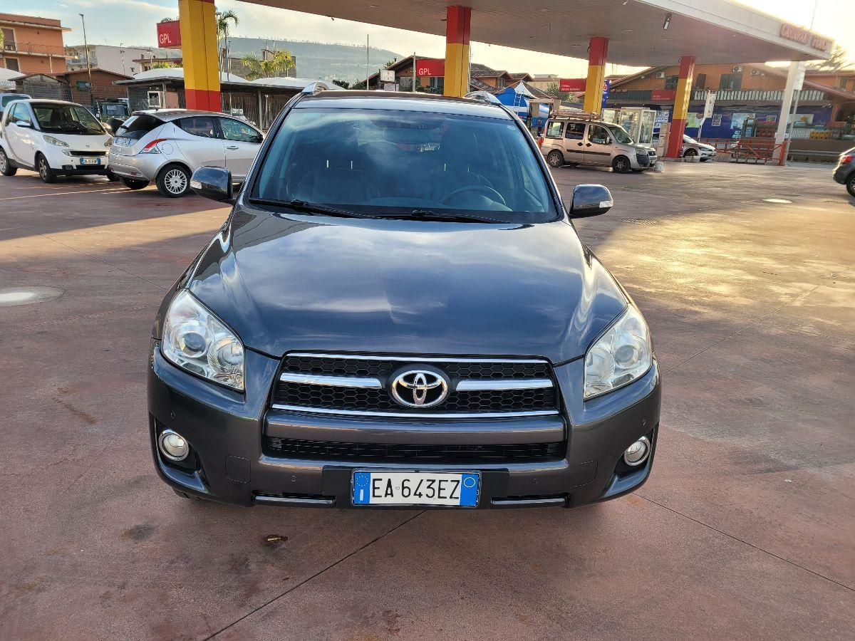 TOYOTA - RAV4 - 2.2 D-4D 150CV DPF Luxury