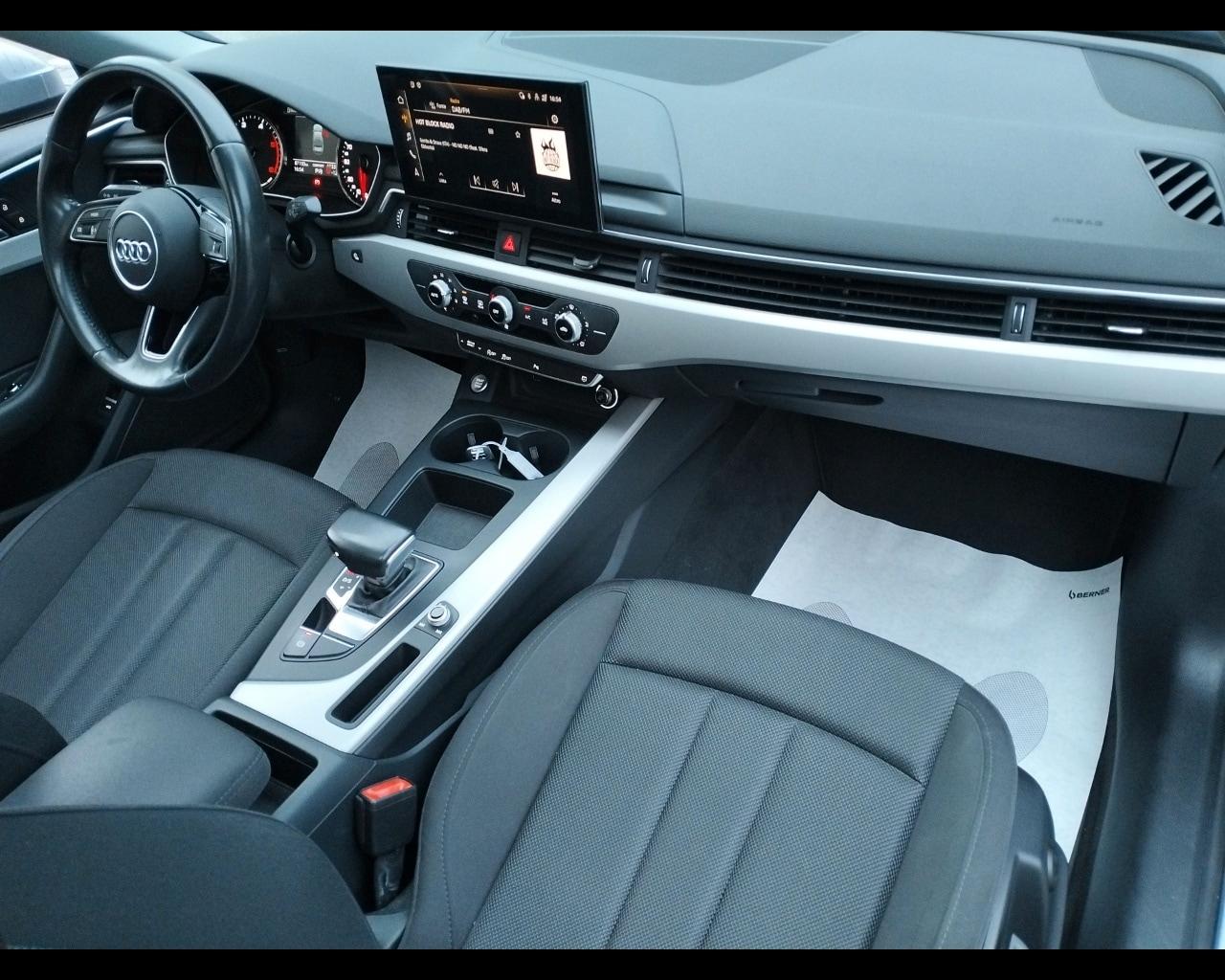AUDI A4 5ª serie A4 30 TDI/136 CV S tronic