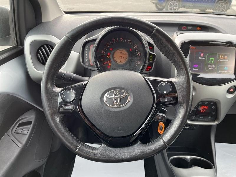 Toyota Aygo 1.0 VVT-i 69 CV 5 porte x-play TTS