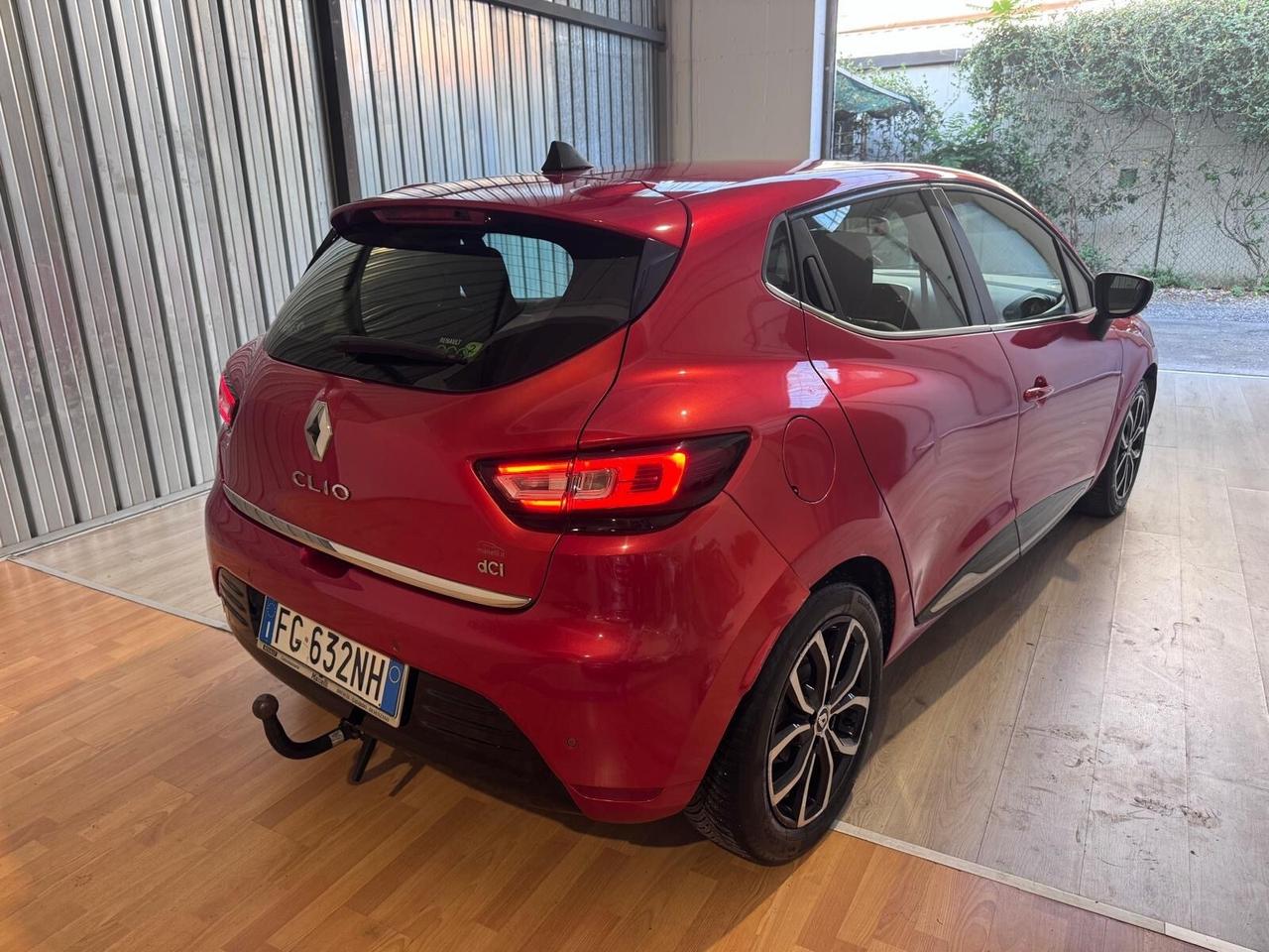 Renault Clio Energy intens euro 6 con gancio di traino