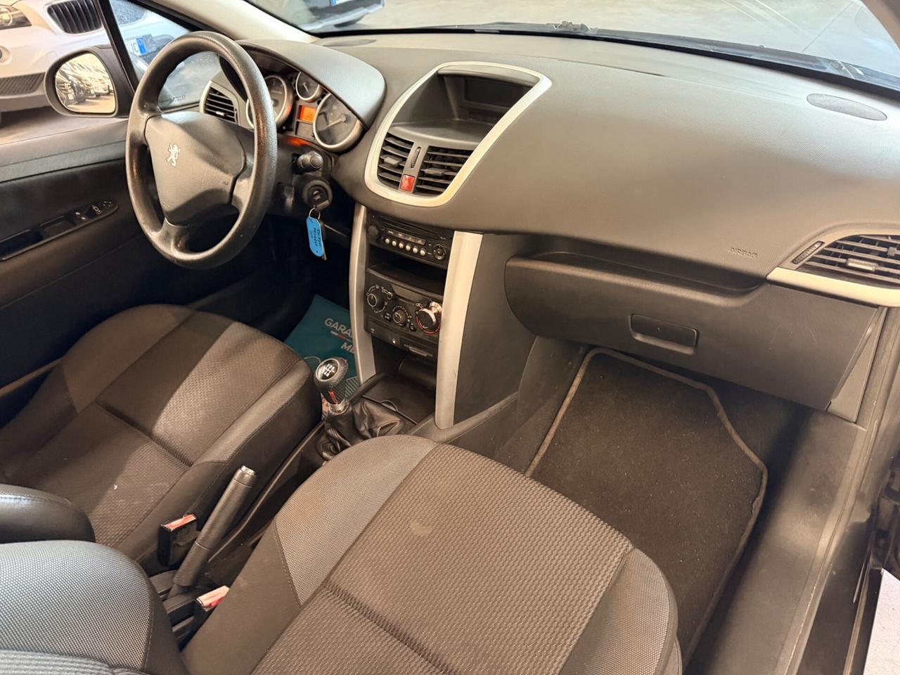 Peugeot 207 1.4 8V 75CV 5p. Active