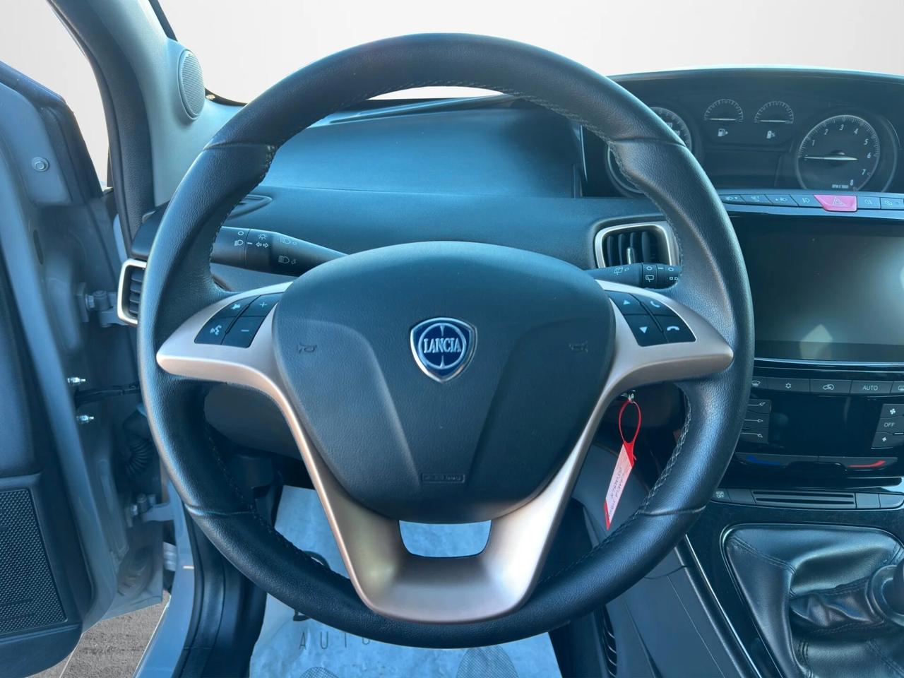 Lancia Ypsilon 1.0 FireFly 5 porte S&S Hybrid Alberta Ferretti