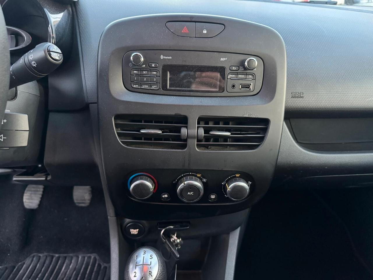 Renault Clio 1.2 75CV 5 p INTENS NEOPATEN GARANZIA 12 MESI